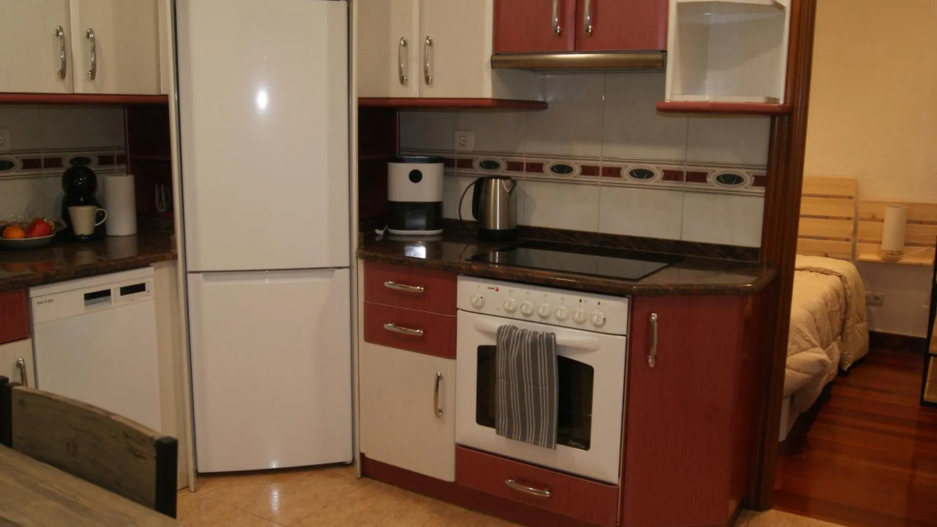 Centro De Bilbao, Amplio, Ascensor Apartment